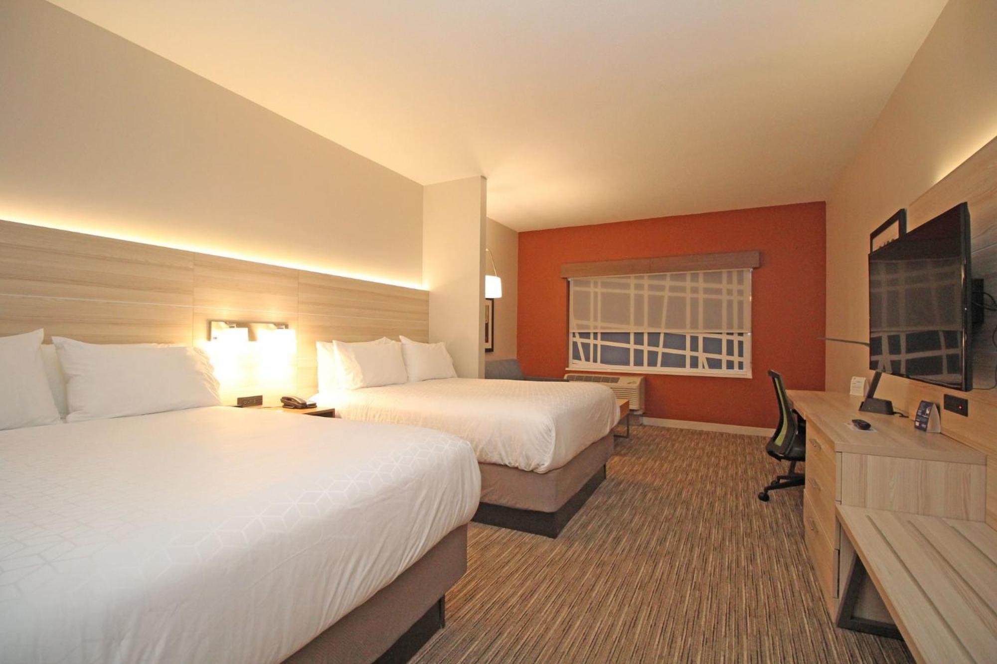Holiday Inn Express & Suites Ocala By Ihg Exterior photo